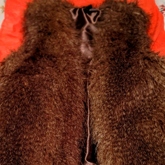 Faux fur vest - Picture 1 of 5